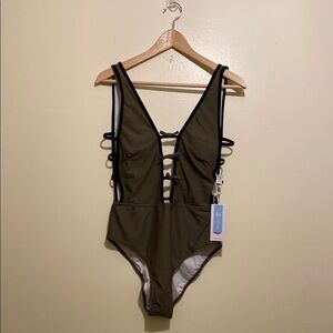 Cupshe Olive One Piece Swimsuit. Size L. New